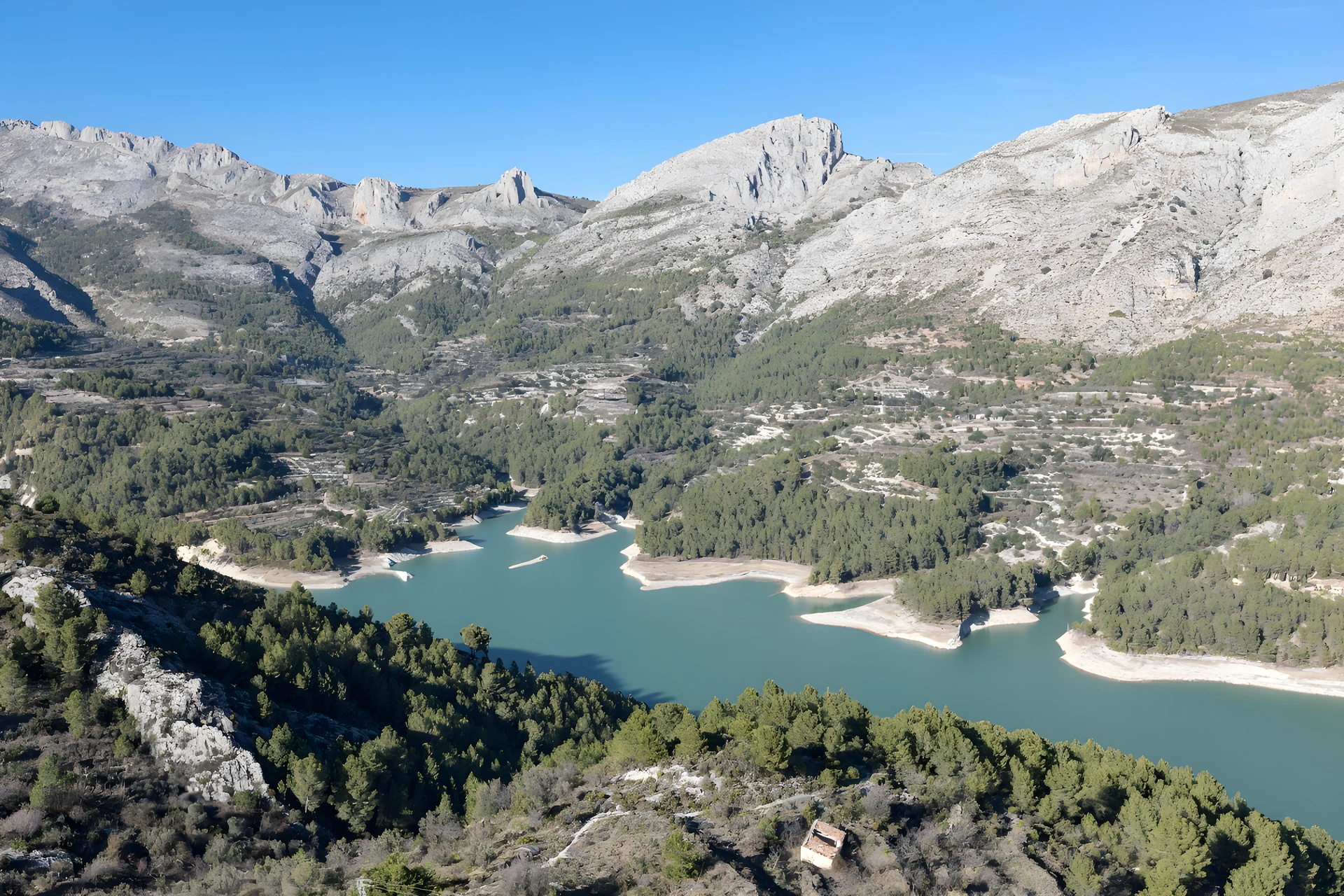 Alojamientos cerca de Guadalest con vistas a las montanas