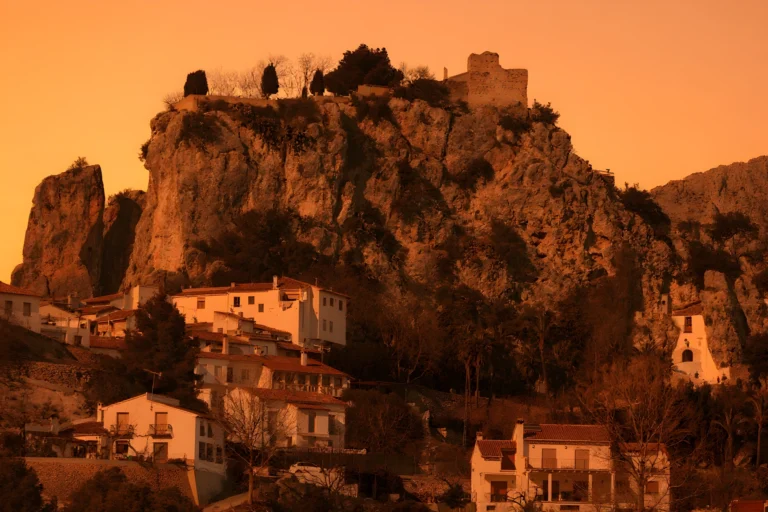 Guadalest en 1 Día — El Plan Completo Hora a Hora